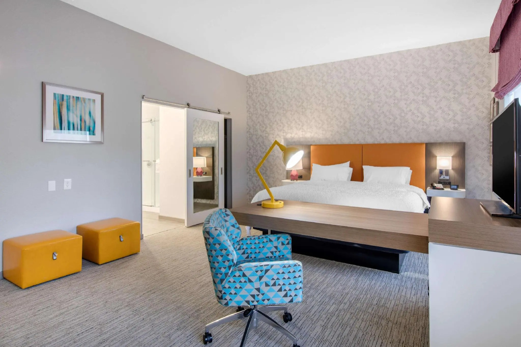 Double Suite (full double bed)