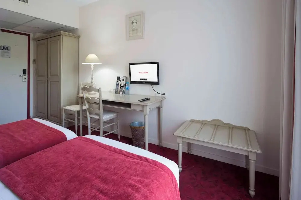 Brit Hotel Du Perche - Chambres