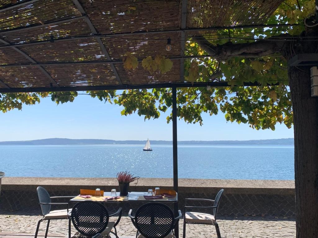 Beach & Waterfront