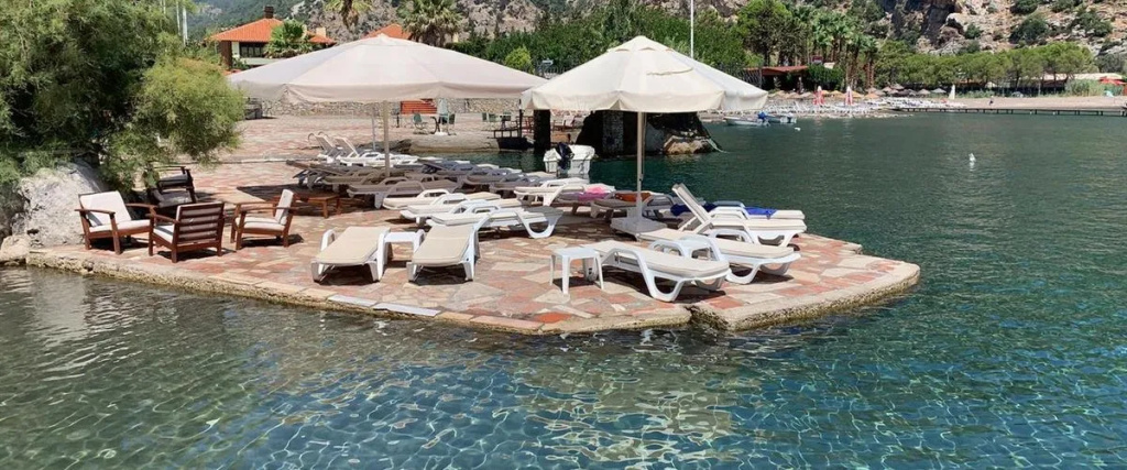 Beach & Waterfront