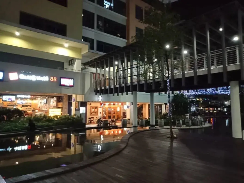 SetiaWalk {BIG GROUP} 2CARPARK 3ROOM WIFI 5min LRT