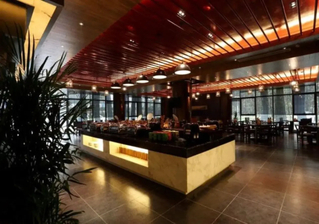 Food & Beverage