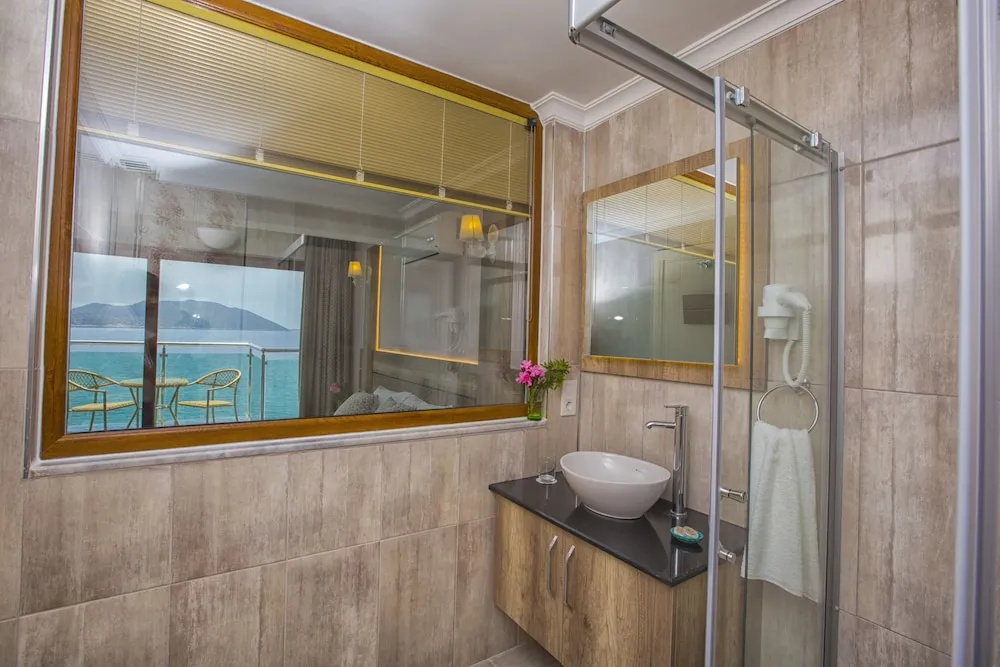 Standard Double room with sea view (full double bed)