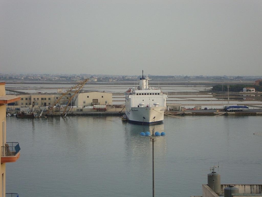 gallery_image_hidden_6