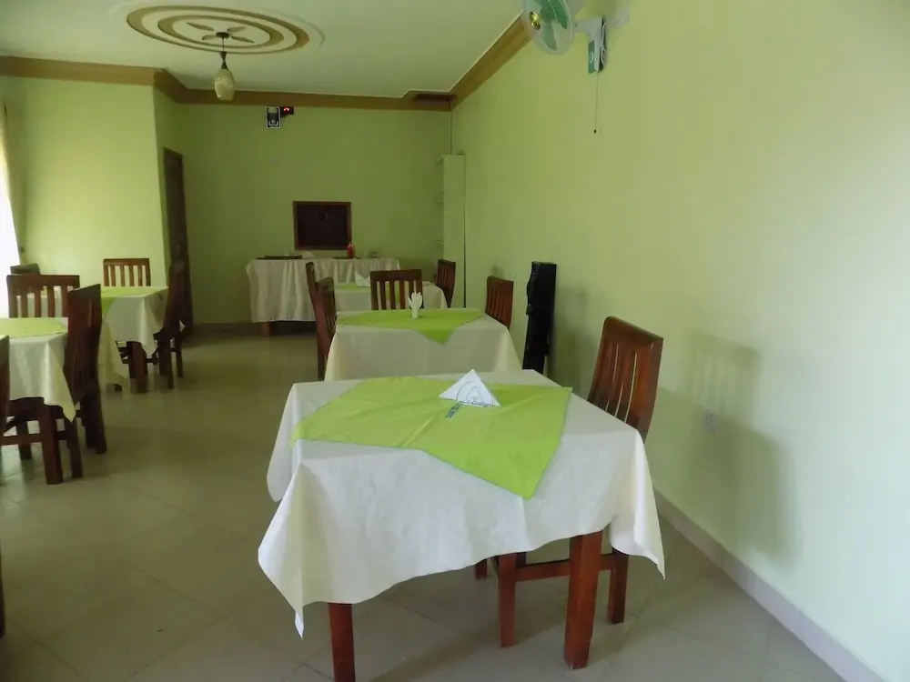 Deluxe Hotel - Ishaka - Général