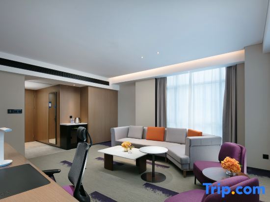 Люкс Business в Hampton by Hilton Gu'an New Airport