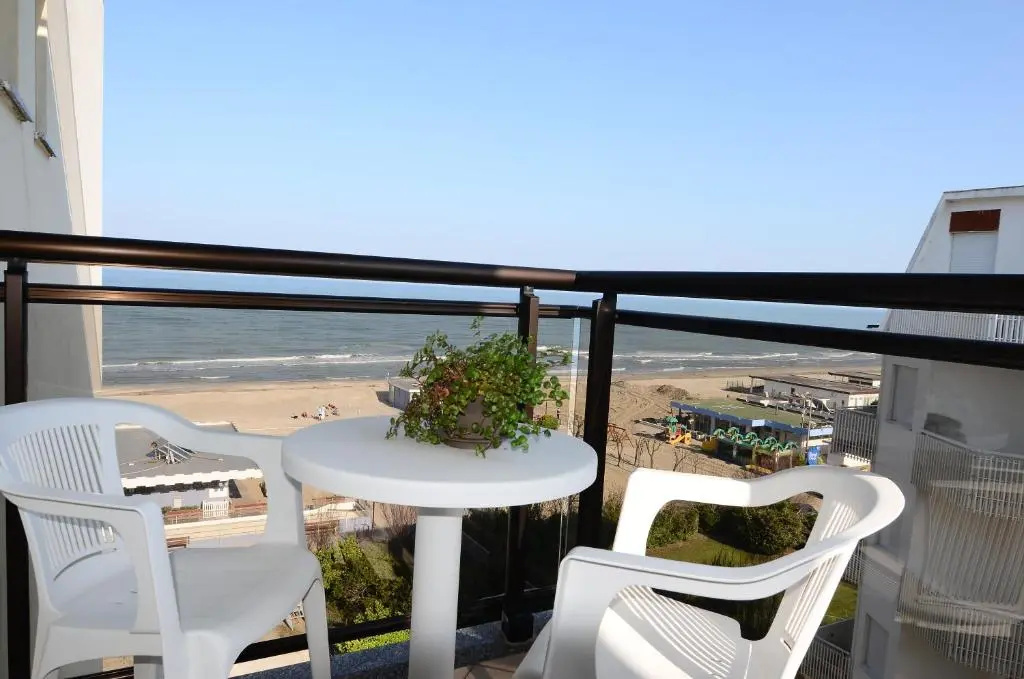 Balcony & Terrace