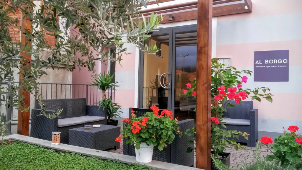 Al Borgo Residence Apartments And Rooms