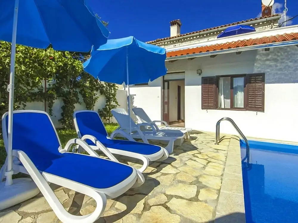 Rustic Villa in Žbandaj With Private Swimming Pool