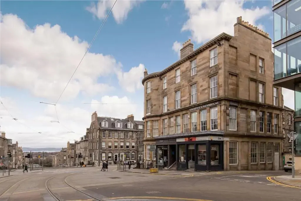 St James Quarter 2 Bed Apartment