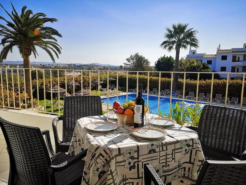 1 Bedroom Triple Apartment with balcony twin beds