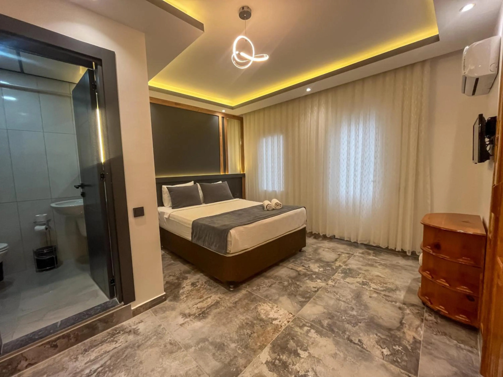 Rain Hotel — 4