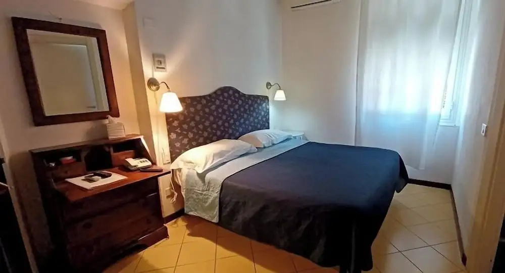 Economy Triple room