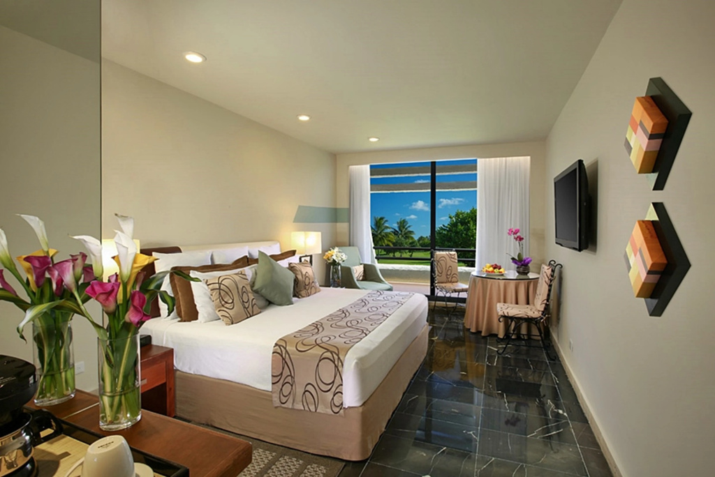 Oasis Cancun Lite — 2