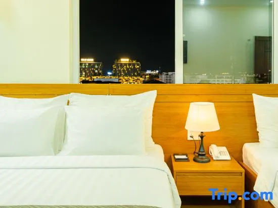 Deluxe Family room with balcony and with city view