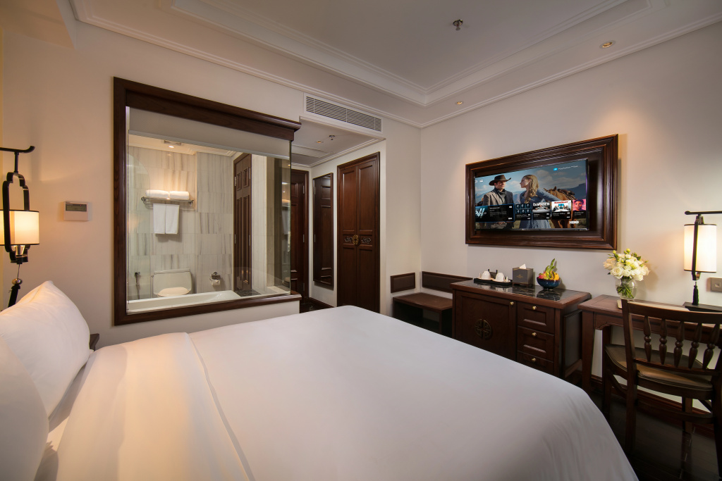 Отель Lucien Hanoi Lakeside Hotel & Rooftop в Ханое