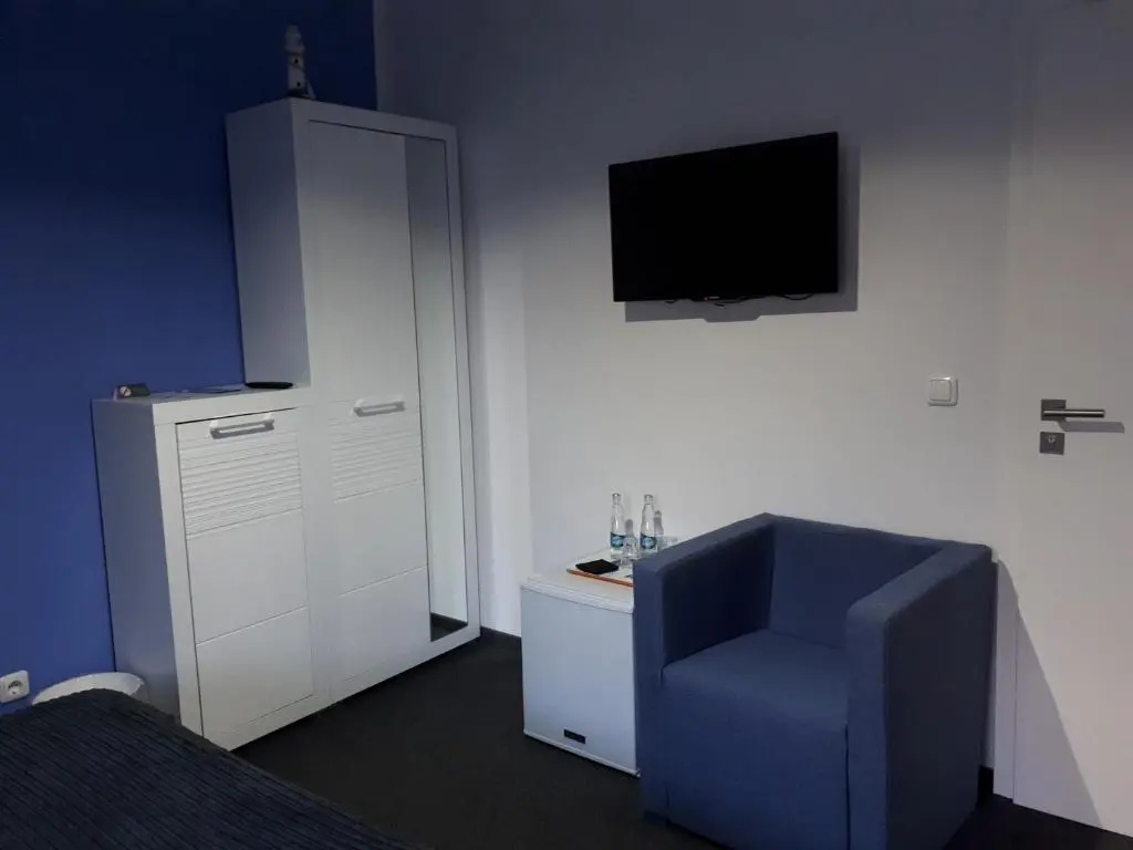 Standard Double room (full double bed)