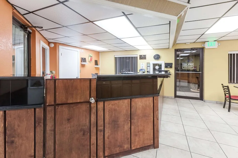 Lobby & Reception
