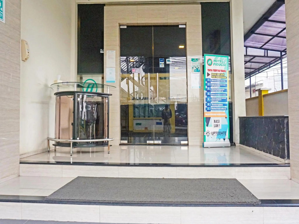 SUPER OYO Collection O 91409 Hotel Fiducia Otista 153 - 157 in Jakarta