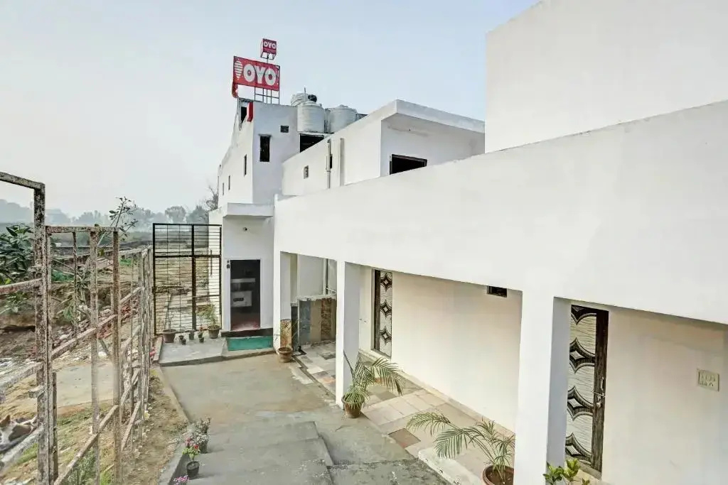 Hotel Signature View by Oyo Rooms