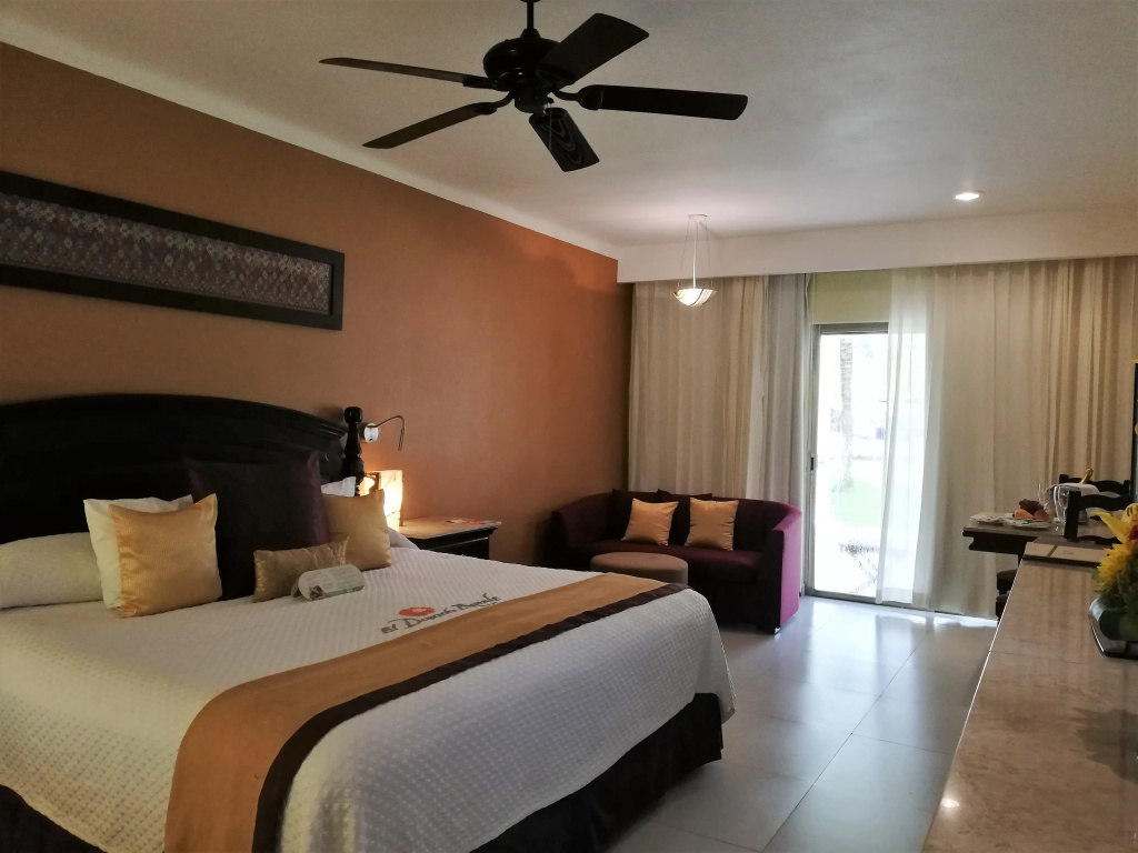 El Dorado Royale, Catamarán, Cenote & More Inclusive Aparthotel