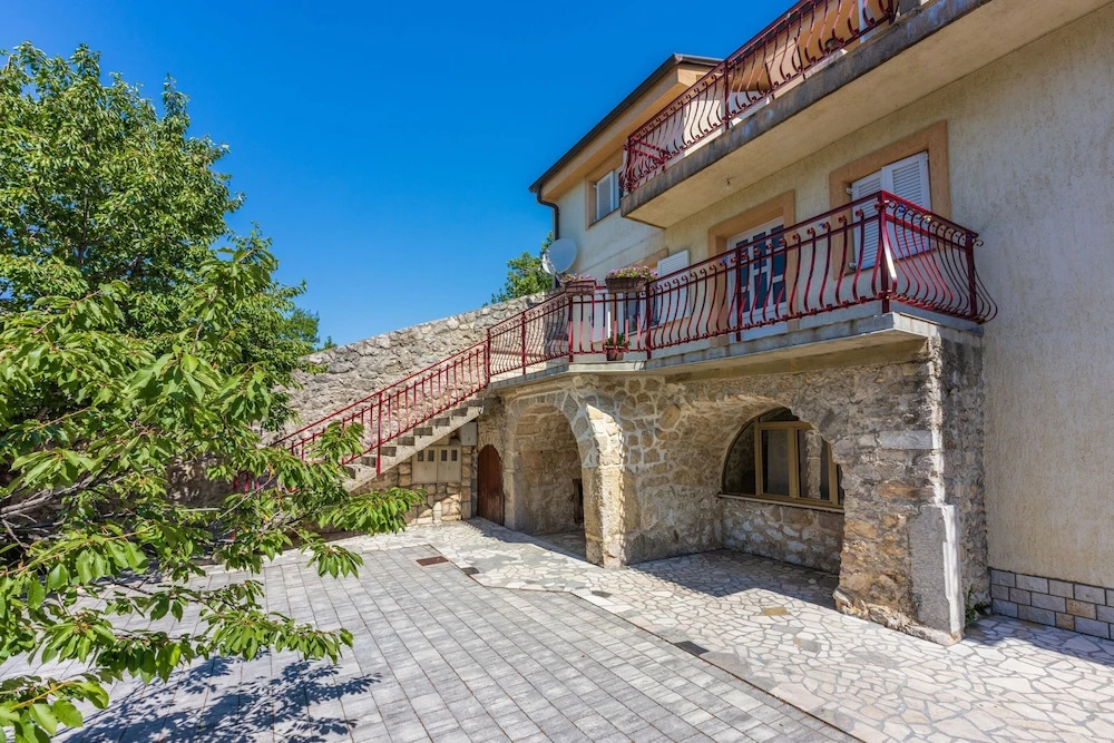 Apartments Neven