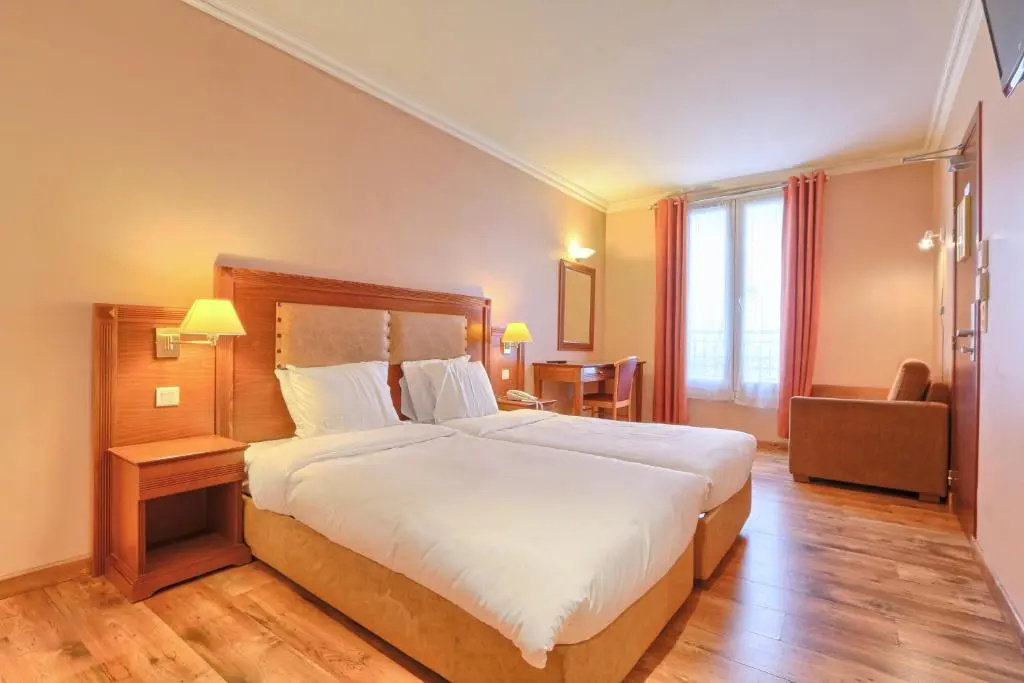 Standard Triple room