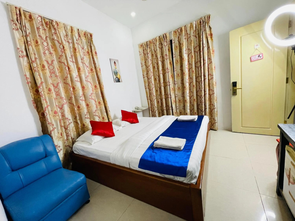 New Season Riverside Hotel — 4
