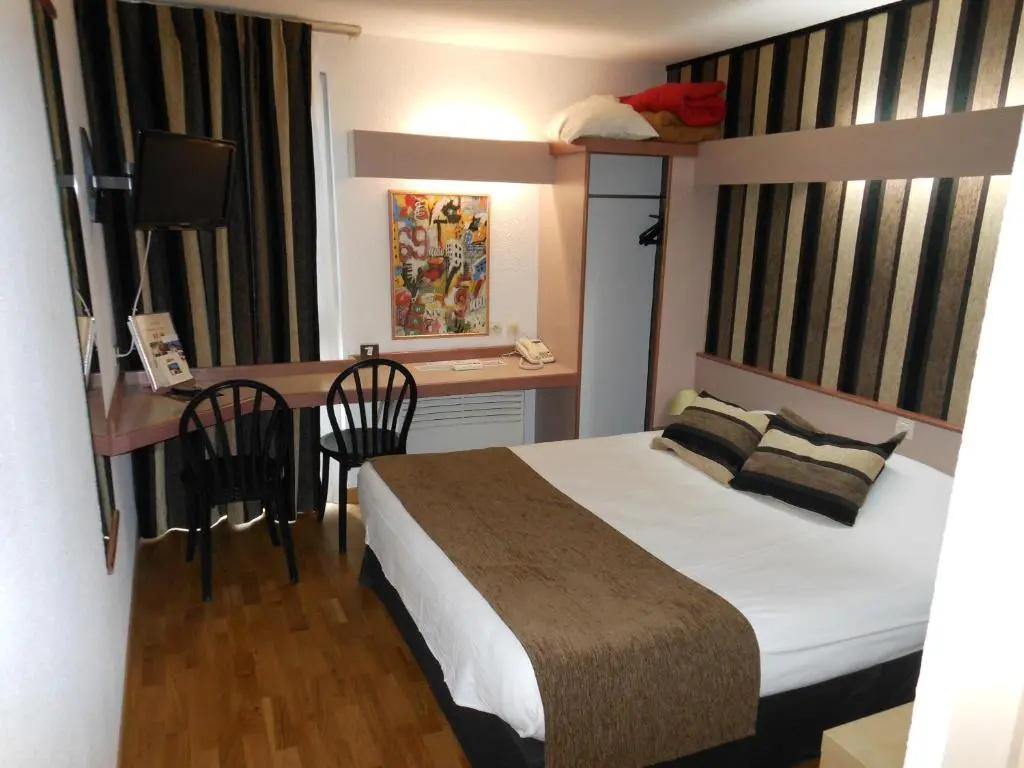 Standard Double room (full double bed)