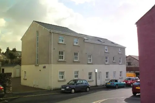 3 Laurel Court