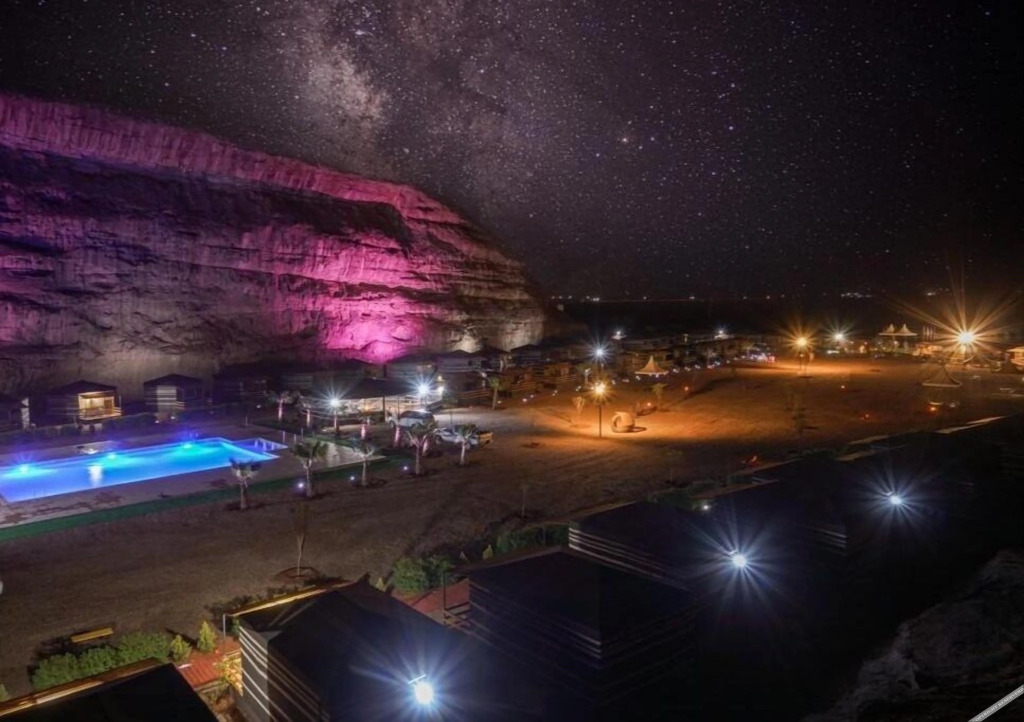 Rum Oasis Luxury Camp