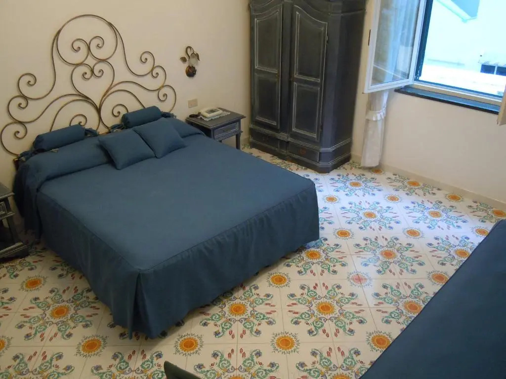 Superior Double room (full double bed)