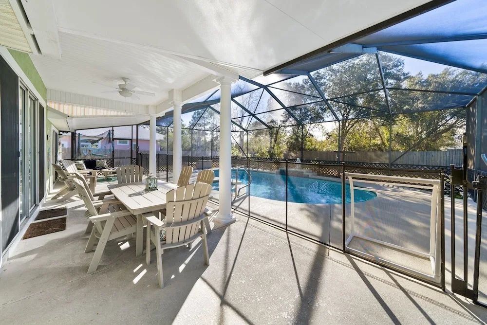 Sea-renity - 3 Br home by RedAwning