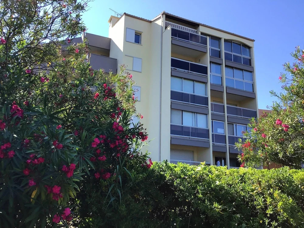 Apartment with 2 Bedrooms in Agde, with Enclosed Garden - 100 M From the Beach