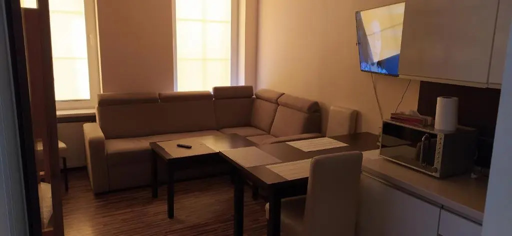 3 Bedrooms Apartment