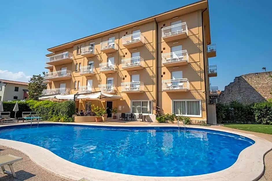 Hotel Romeo - Général