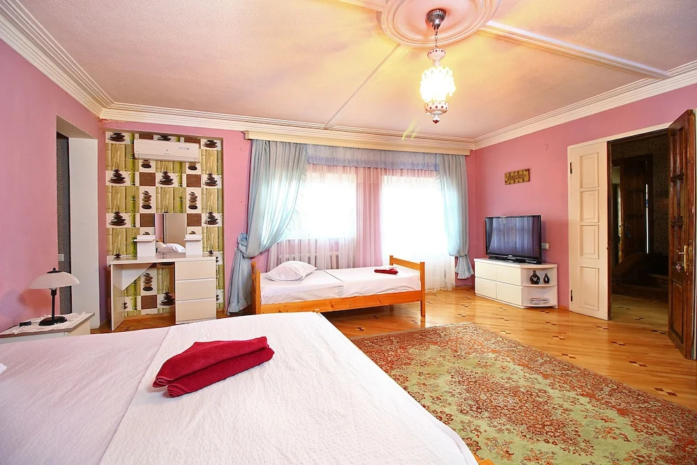 1 Bedroom Standard Triple room with city view