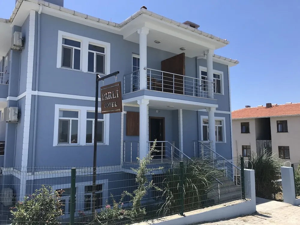 Parli Hotel