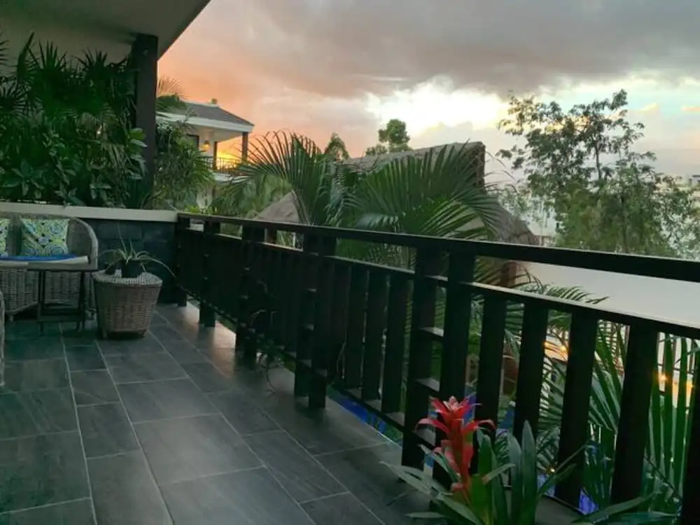 Bright full furnished 2 bedrooms