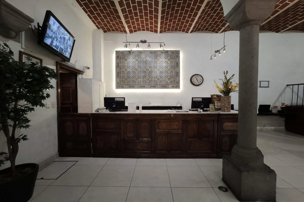 Lobby & Reception