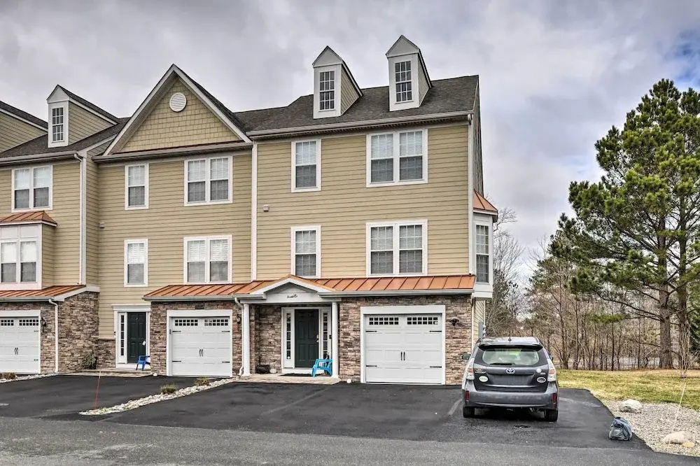 Near Bethany Beach & Boardwalk: Pristine Townhome!