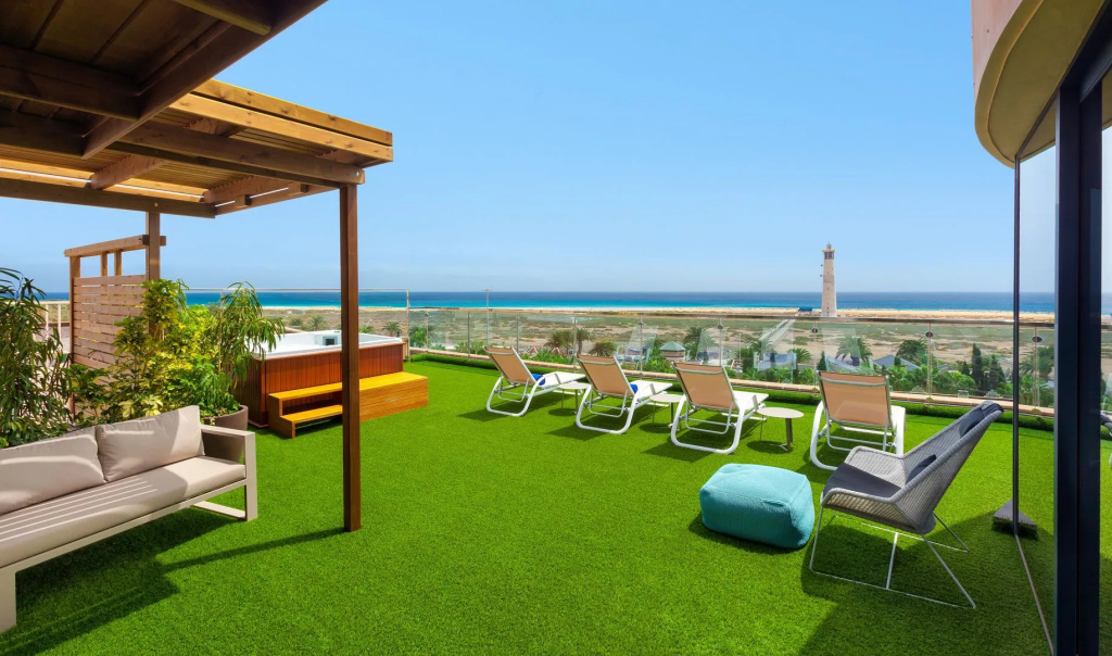 Beach & Waterfront