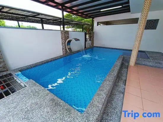 Bukit Beruang Private Pool Villa by Jeffery Lam Home Management