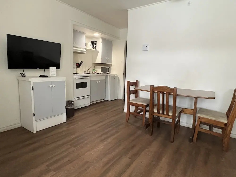 1 Bedroom Standard Suite