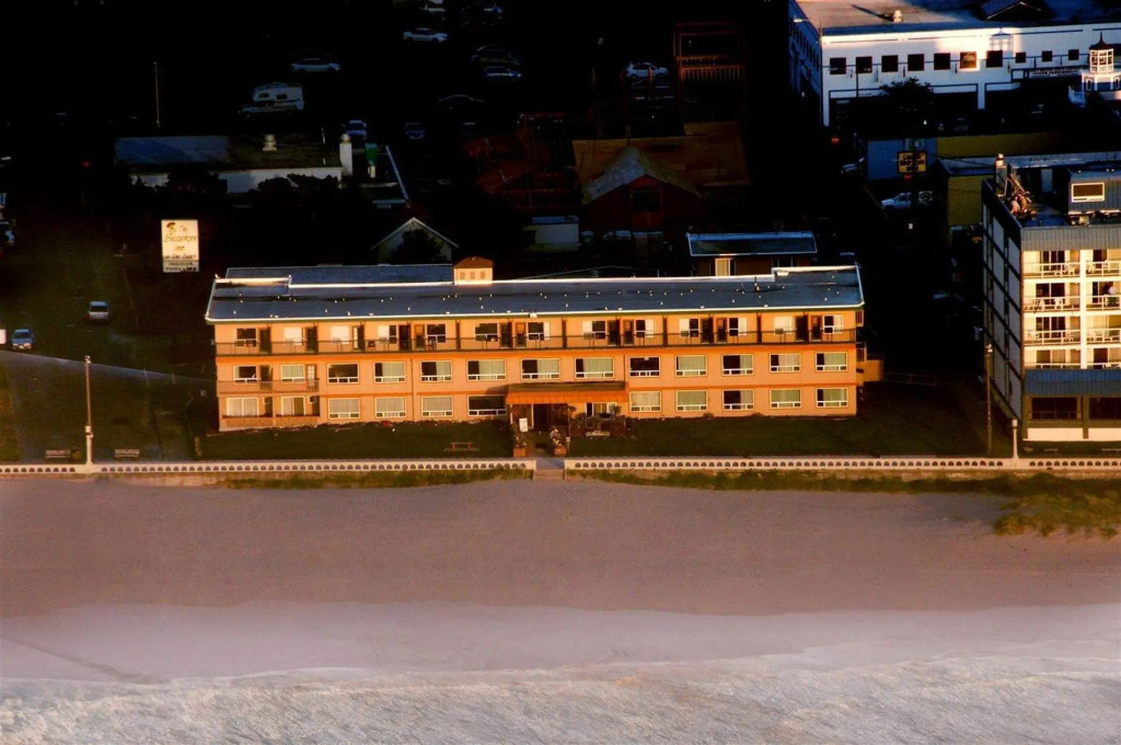 Seashore Inn on the Beach