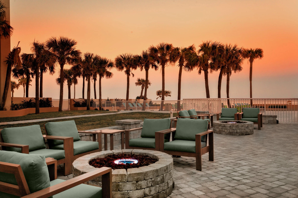 Beach & Waterfront