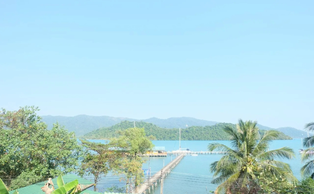 Beach & Waterfront
