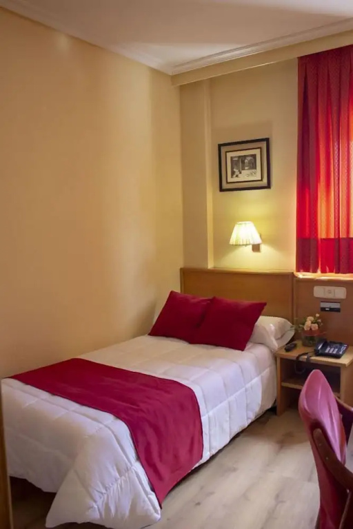 Hotel Helmántico - Chambres