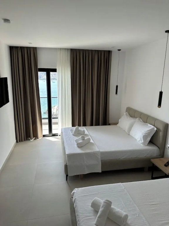 Standard Triple room with sea view