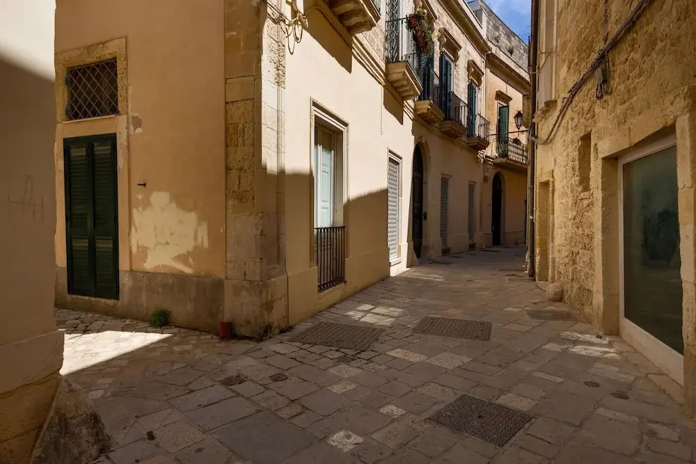 3936 Corte dei Falconi by Barbarhouse